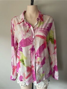 GG Collection Linen Blend Abstract Watercolor Button Down Blouse Medium